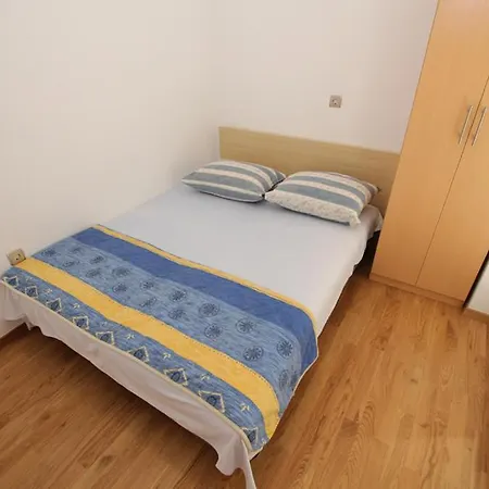 Manuel Apartmán